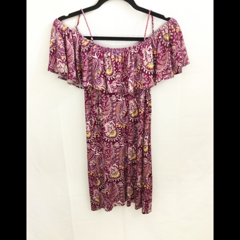 ❤️ 3/20 No Comment Paisley Off Shoulder Top L